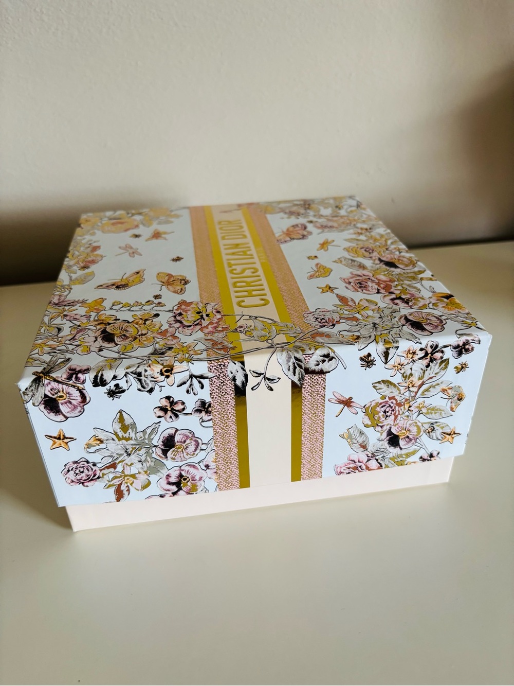 Dior Floral Pink and Gold Gift Box - Picture 3 of 4